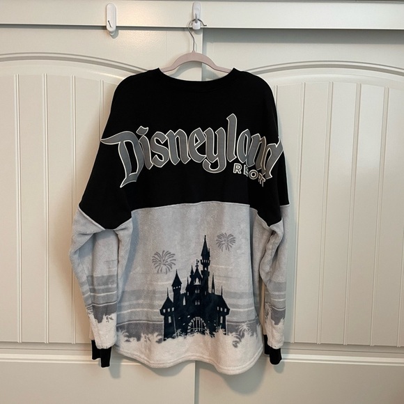 Disney Tops - Disneyland Castle Spirit Jersey 2023 Sherpa fleece black white size XXL
